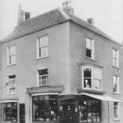 The Plain No 1 JH Williams Bon Marche shop 1902