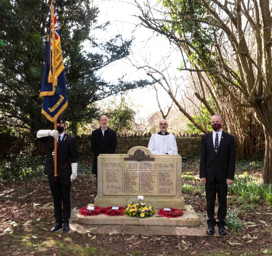Service held to commemorate 80th anniversary of Parnall bombings in Yate - Vimarsana News