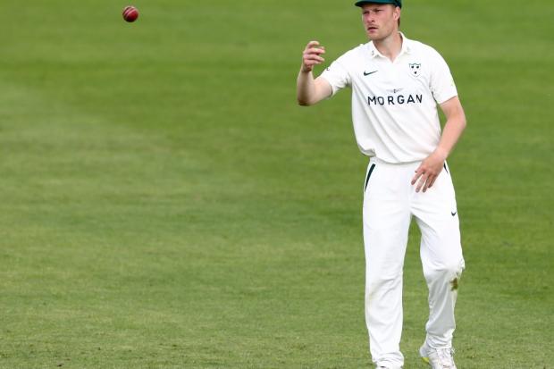 Matthew Waite has signed a thee-year deal with Worcestershire.