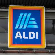Aldi slashes price of prosecco and champagne in time for new years eve celebrations!