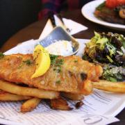 Best places for fish and chips near Yate according to Tripadvisor reviews (Canva)